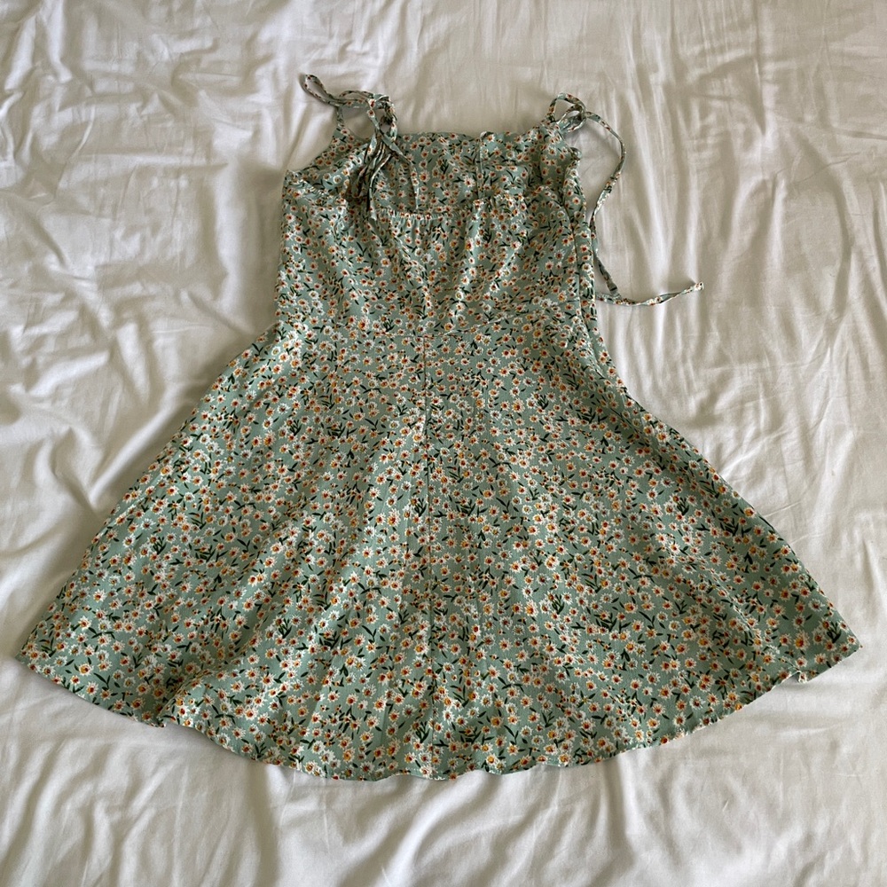 SHEIN Floral Dress - Picture 4 of 5